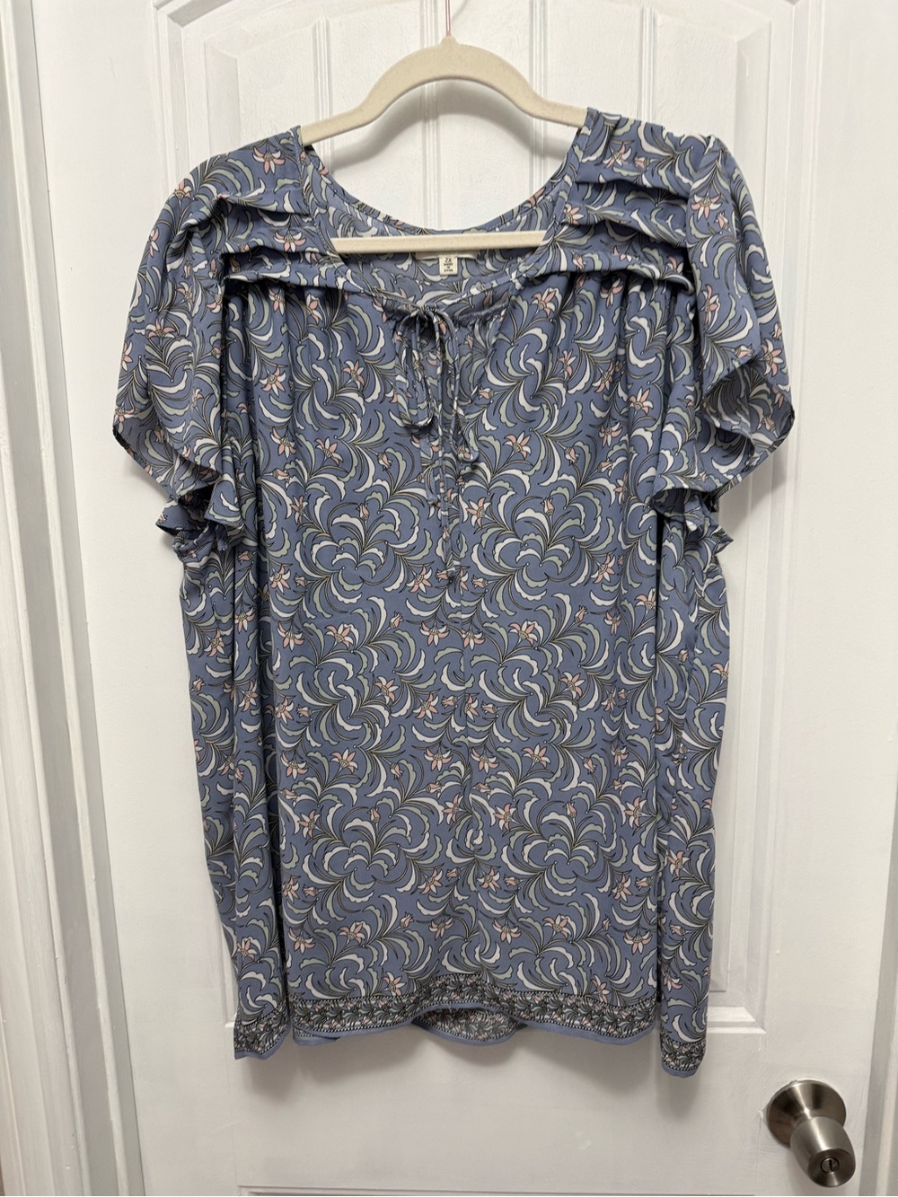Max Studio Plus Sz 2X Blue Floral Short Ruffle Sleeve Pleated Button Top (54-4)